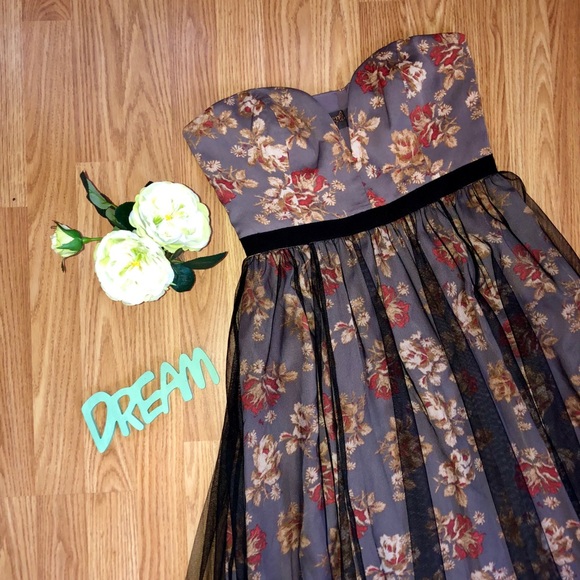 Free People Dresses & Skirts - Free People Dare to Dream Gown